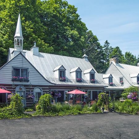 Le Petit Clocher Gite Touristique B & B Saint-Sauveur-des-Monts Dış mekan fotoğraf