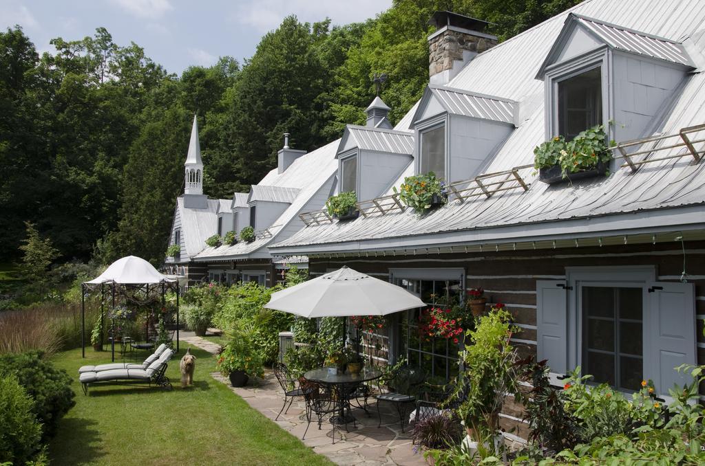 Le Petit Clocher Gite Touristique B & B Saint-Sauveur-des-Monts Dış mekan fotoğraf