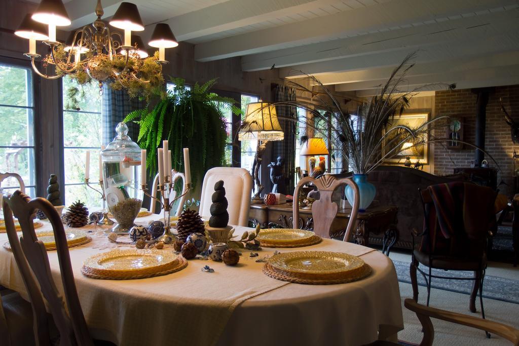 Le Petit Clocher Gite Touristique B & B Saint-Sauveur-des-Monts Dış mekan fotoğraf