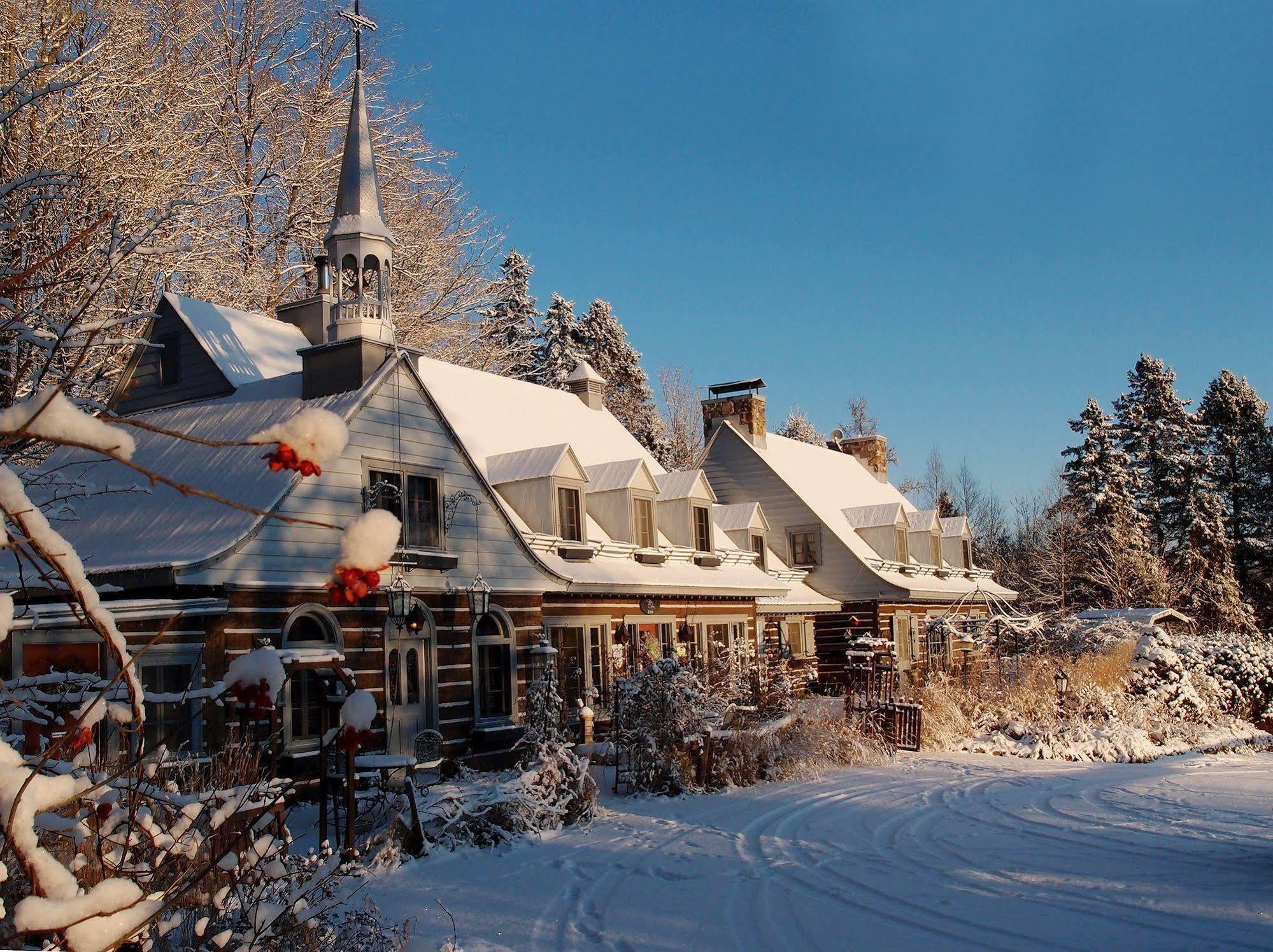 Le Petit Clocher Gite Touristique B & B Saint-Sauveur-des-Monts Dış mekan fotoğraf