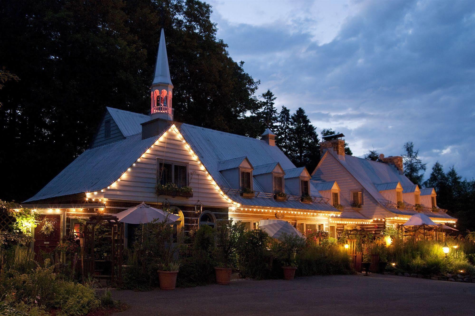 Le Petit Clocher Gite Touristique B & B Saint-Sauveur-des-Monts Dış mekan fotoğraf