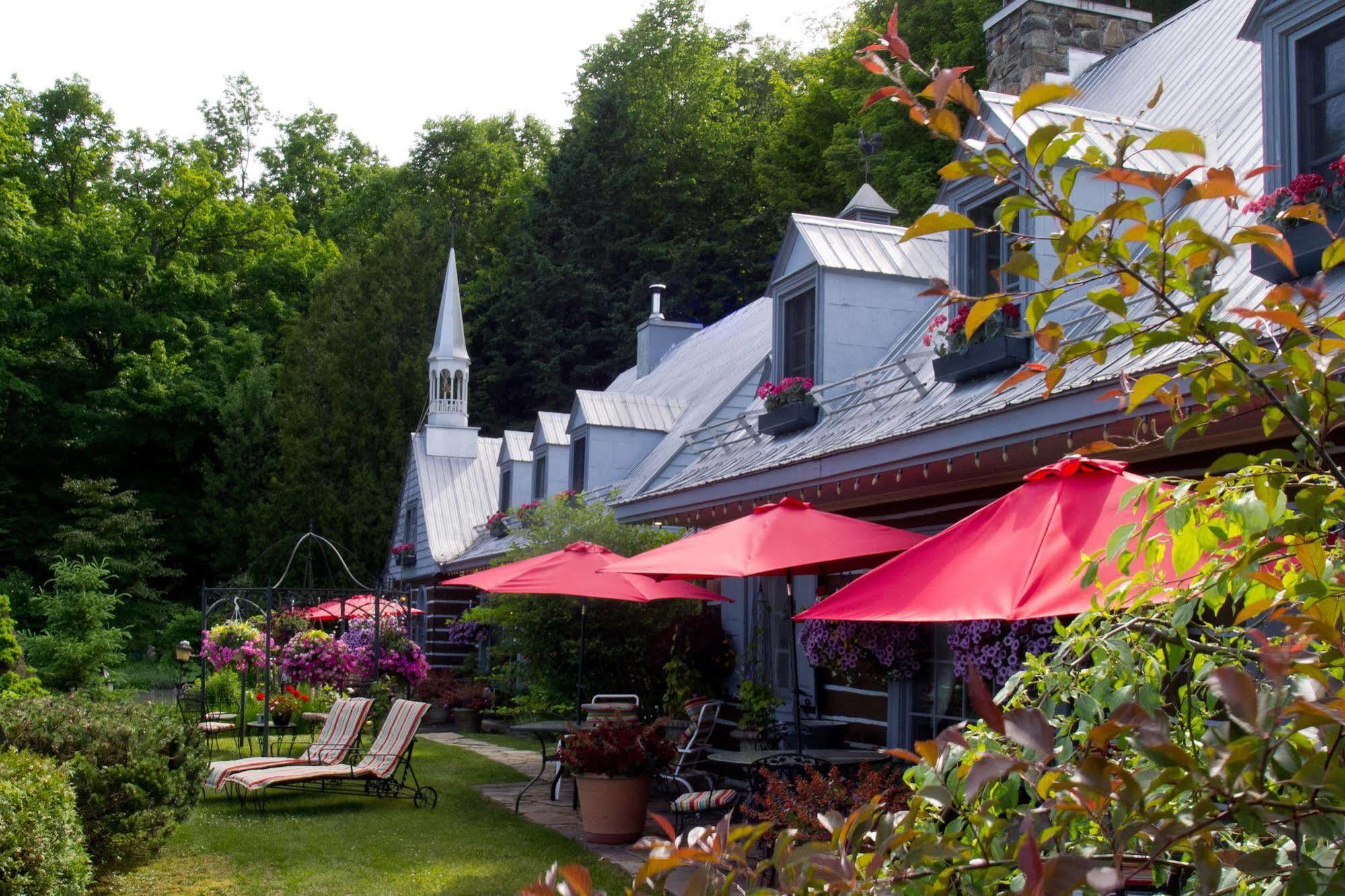 Le Petit Clocher Gite Touristique B & B Saint-Sauveur-des-Monts Dış mekan fotoğraf