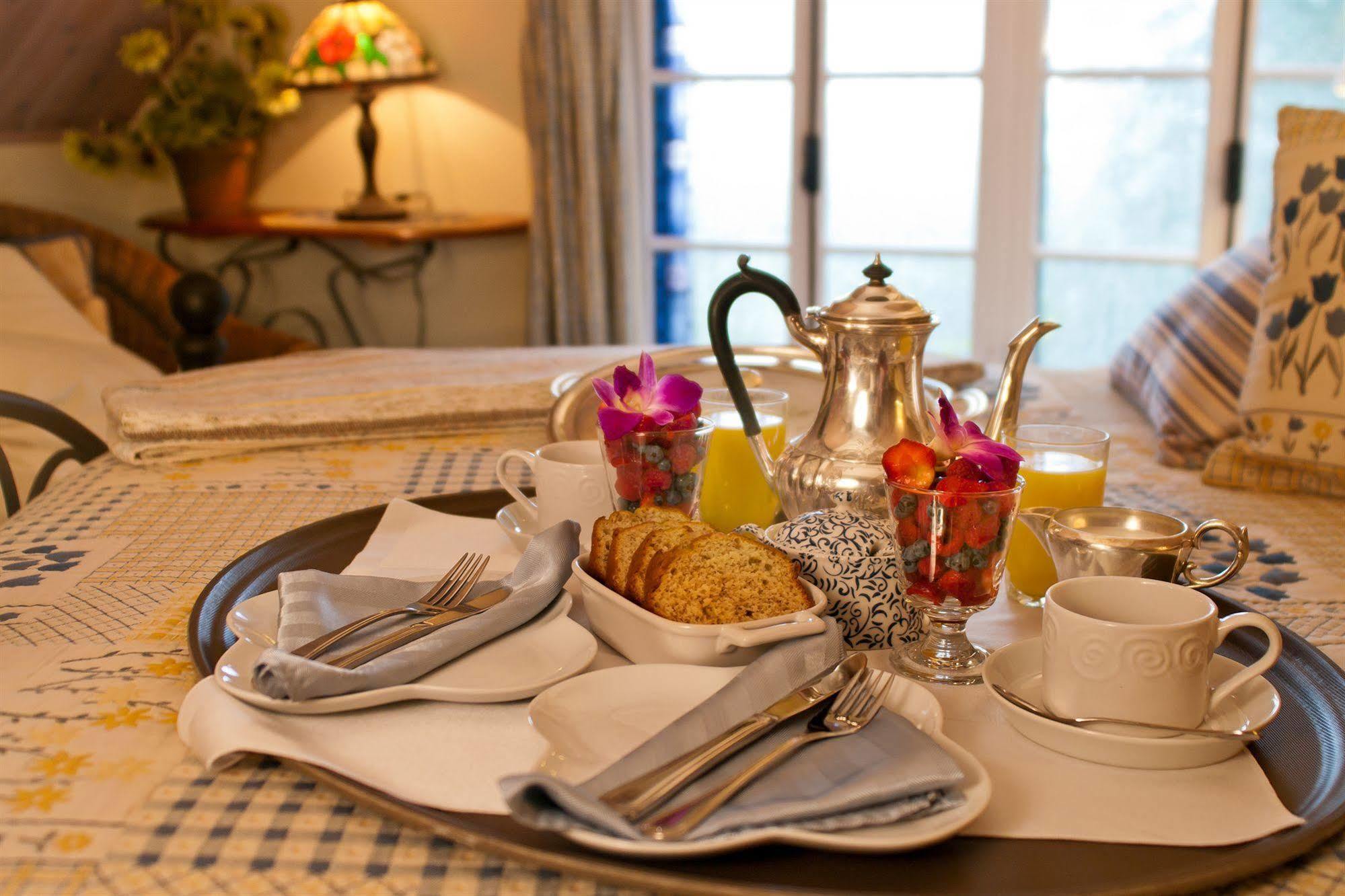 Le Petit Clocher Gite Touristique B & B Saint-Sauveur-des-Monts Dış mekan fotoğraf