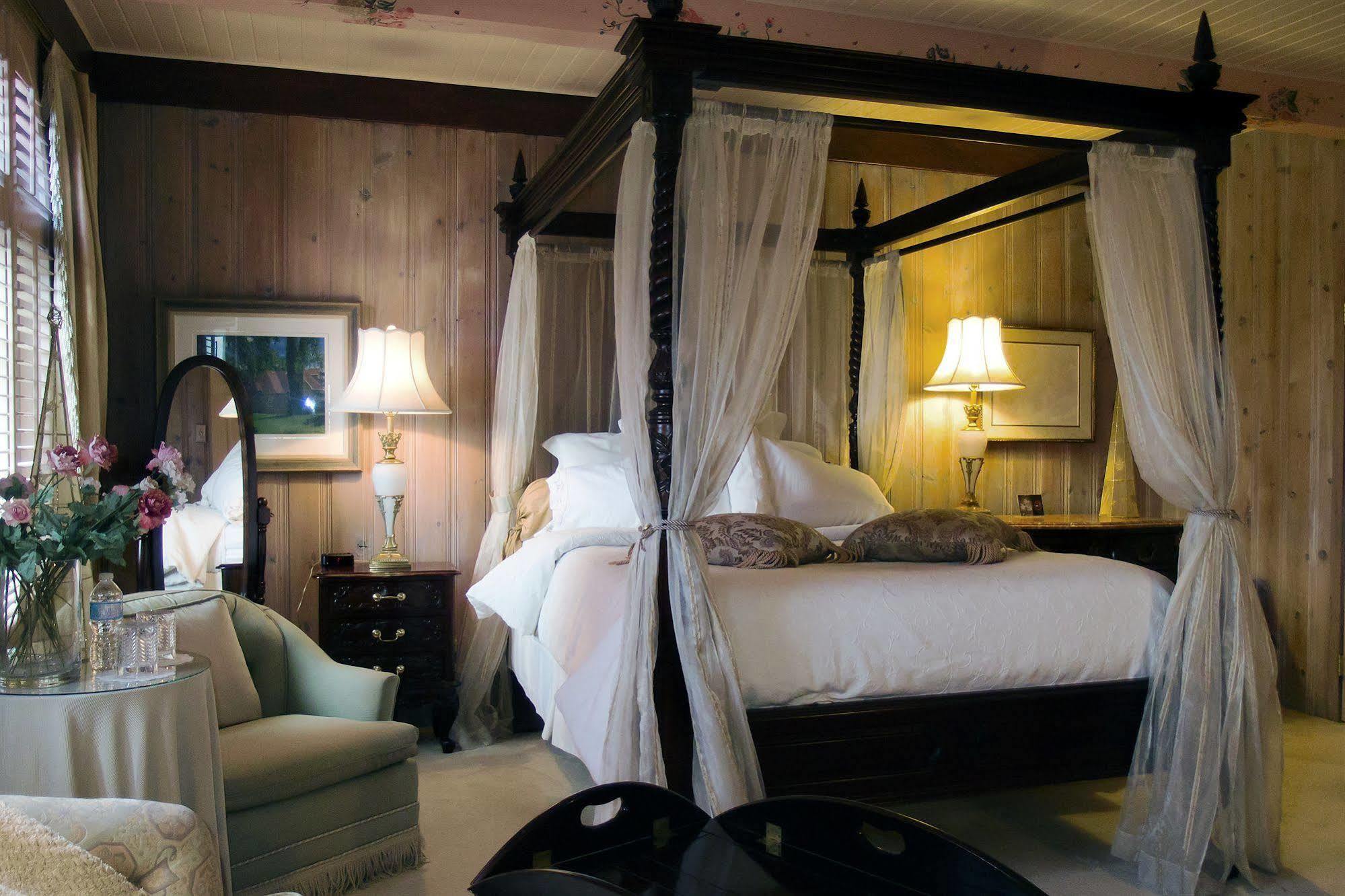 Le Petit Clocher Gite Touristique B & B Saint-Sauveur-des-Monts Dış mekan fotoğraf