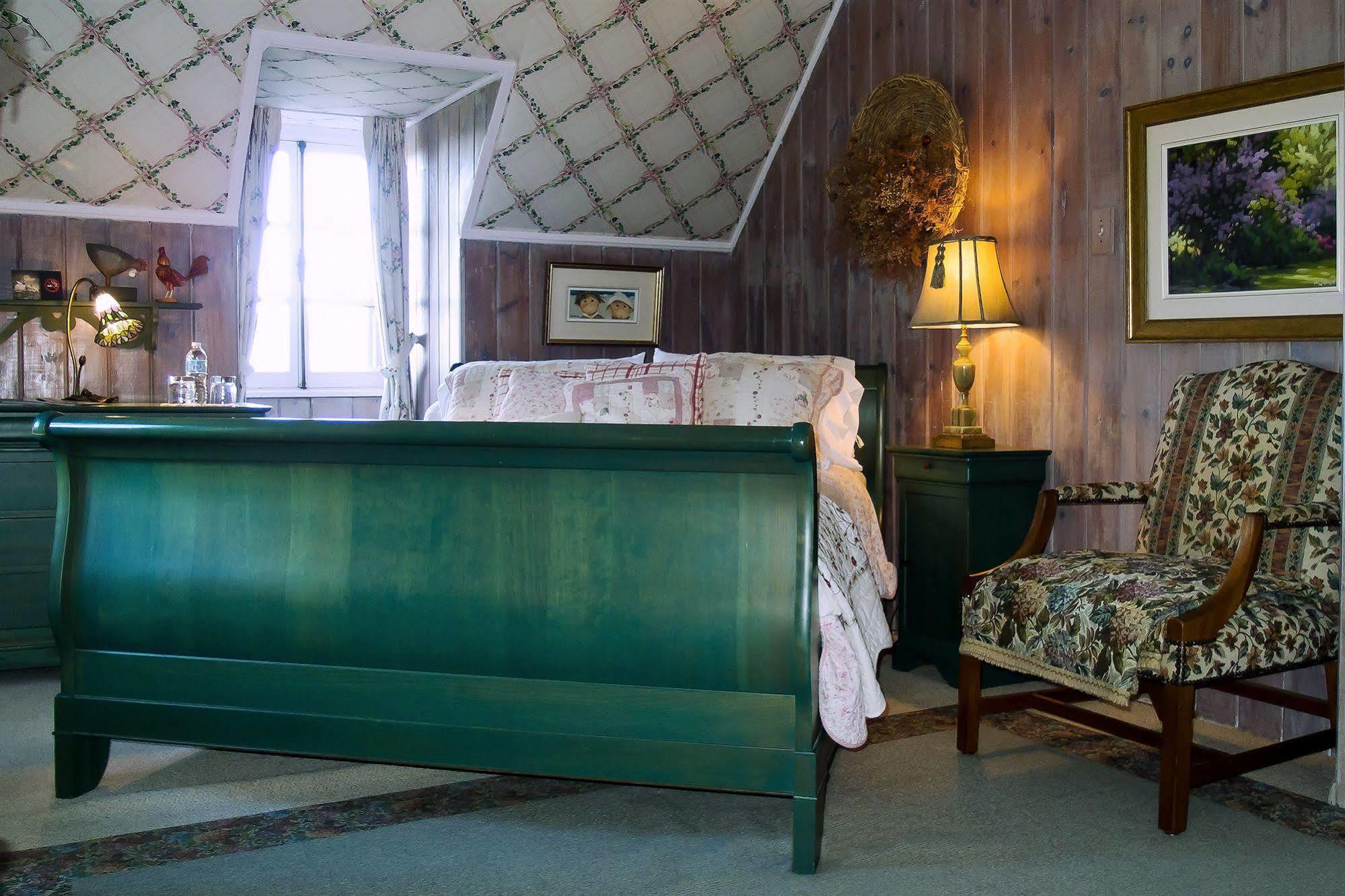 Le Petit Clocher Gite Touristique B & B Saint-Sauveur-des-Monts Dış mekan fotoğraf